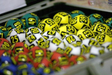 Report uriaş la Loto 6/49 pentru tragerea de joi